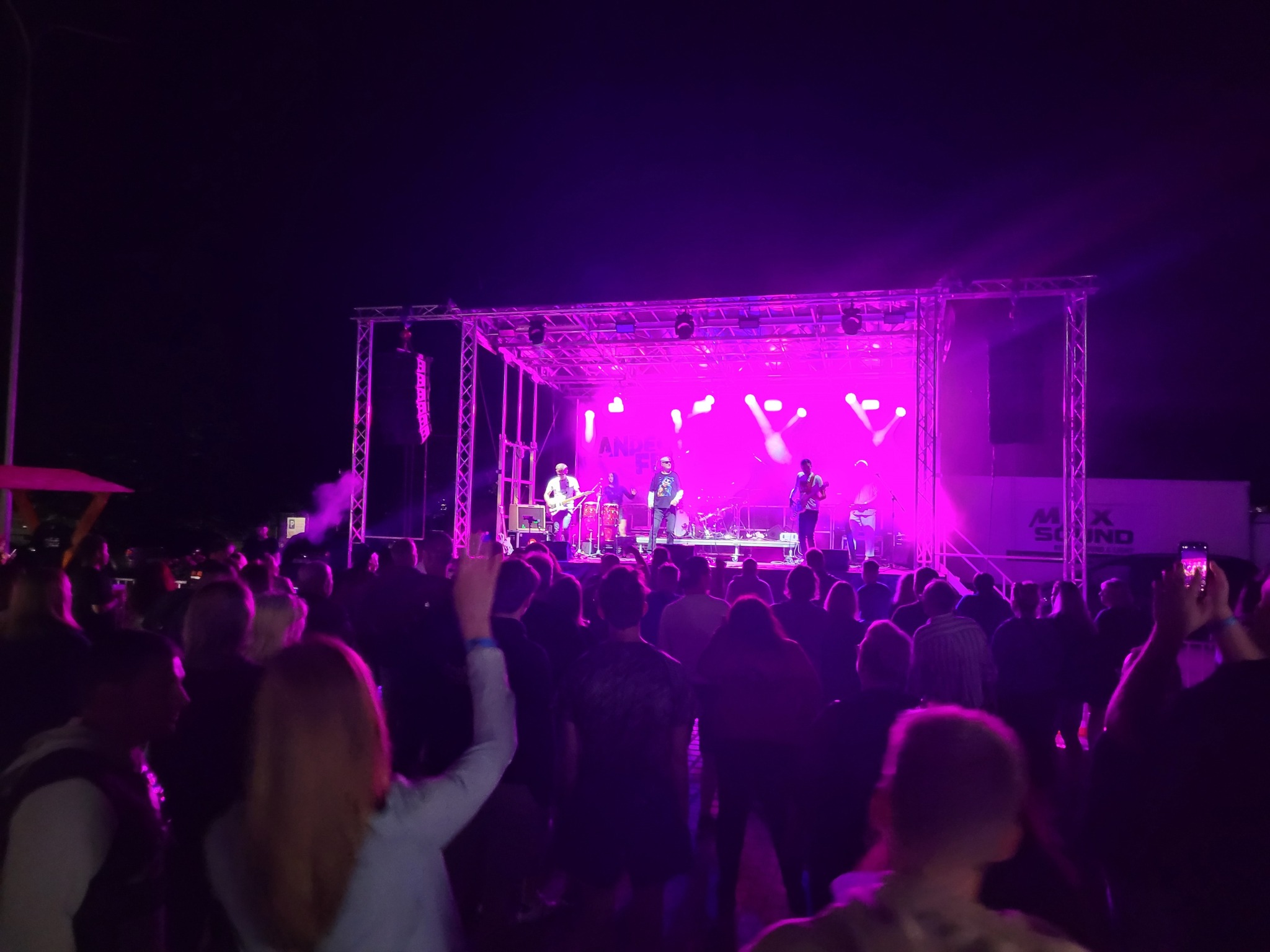 HANDEC FEST potvrdil, že Kuřim rockem žije